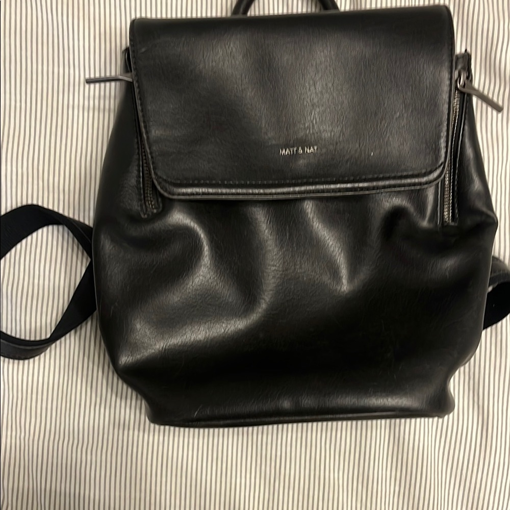 Matt & Nat Black Minimalist Backpack